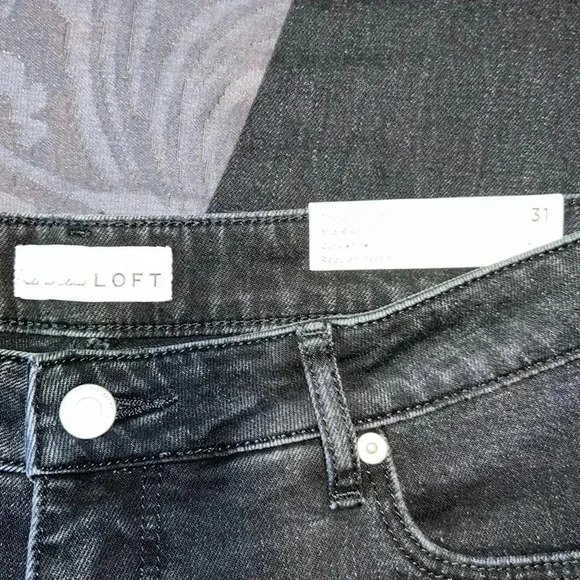 Loft NWT The Girlfriend Mid Rise Curvy Regular Jeans 19 - Picture 3 of 5